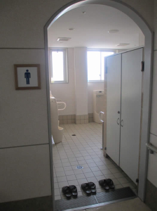 男子トイレ